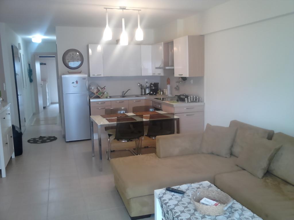 Luxury Apartment By The Beach Néa Péramos Εξωτερικό φωτογραφία