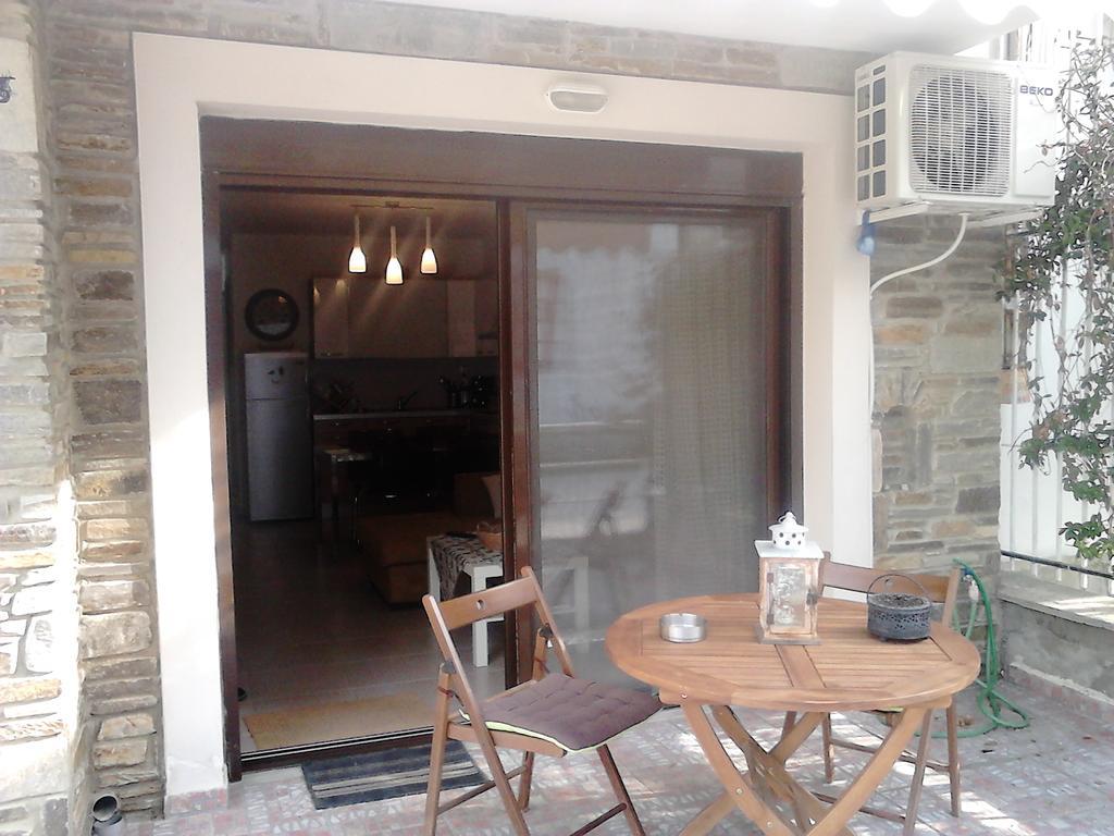 Luxury Apartment By The Beach Néa Péramos Εξωτερικό φωτογραφία